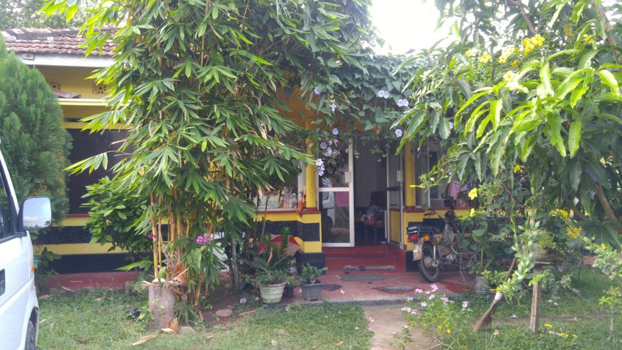 Ananda Home Stay And Restaurant Tangalle Exterior foto